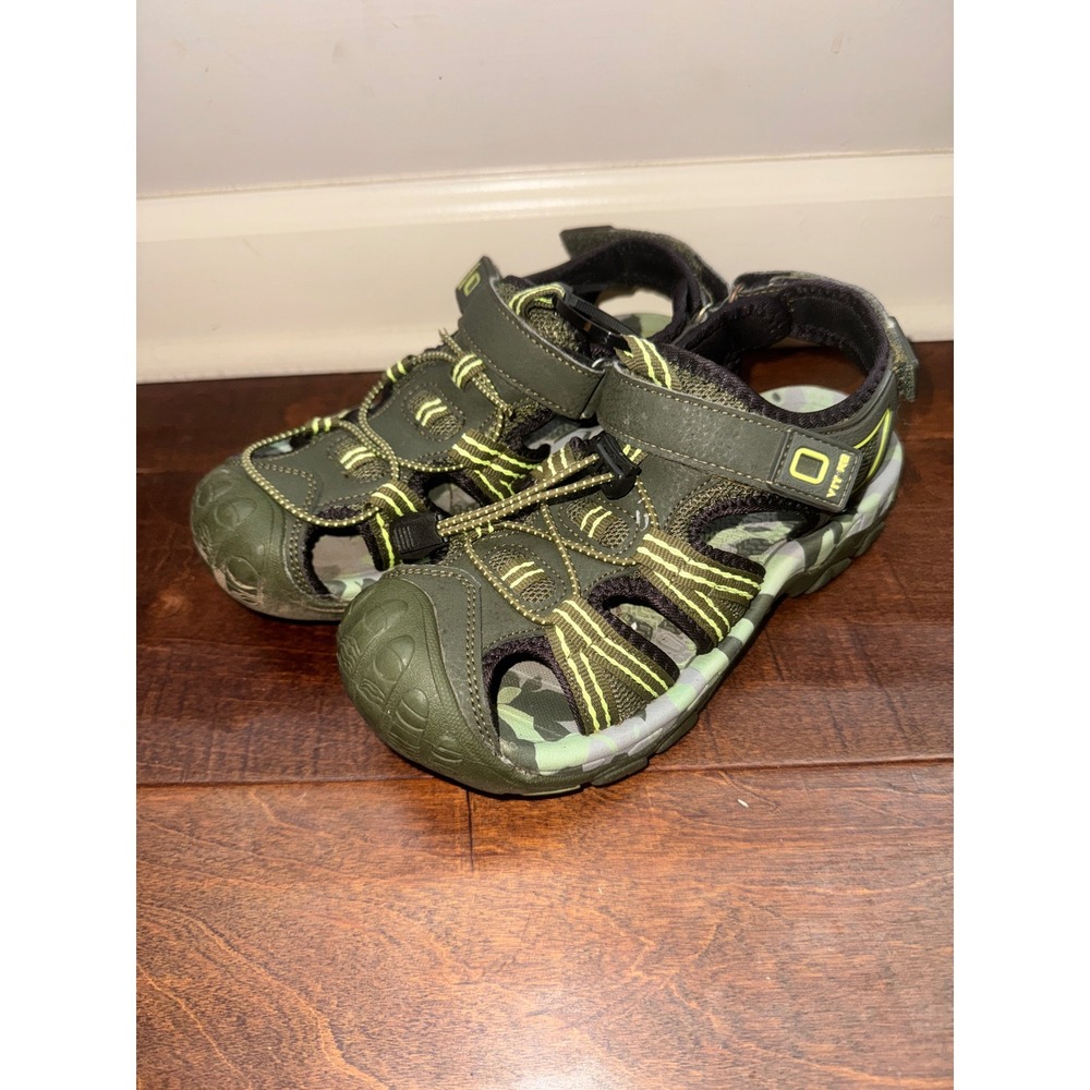 Vitike Kids Closed Toe Sports Sandals Olive Green Camo Bungee Strap Size 3.5